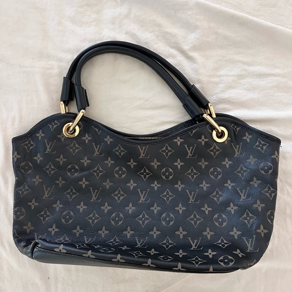 Louis Vuitton Black Monogram Shoulder Bag - Picture 3 of 9